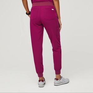 Figs dark magenta jogger scrub set